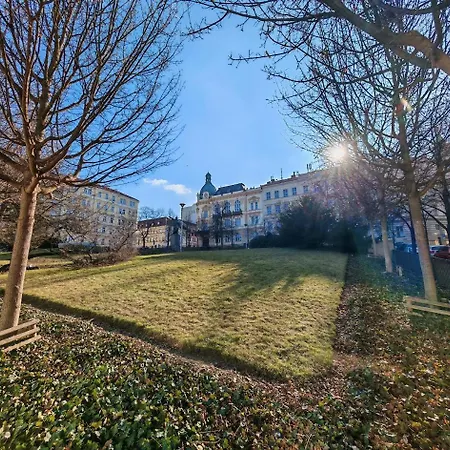 Flat In Zizkov -302- * براغ