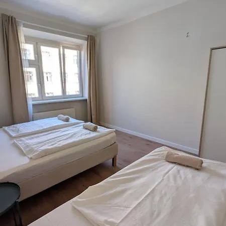 Flat In Zizkov -302- شقة *