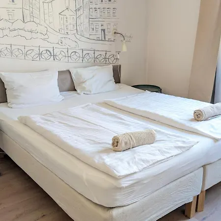 Apartment Flat In Zizkov -302- *